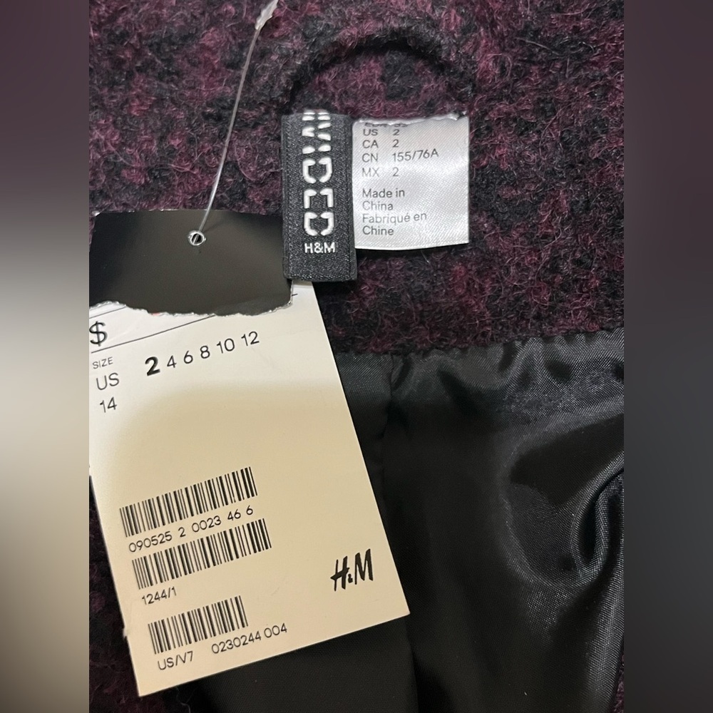 NWT H&M Divided Women's Wool Blend Black and Burgundy Zip Up Coat Jacket 2 - Picture 5 of 6